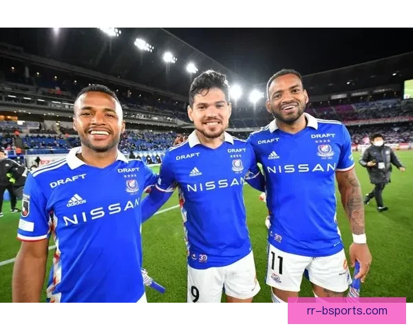 艾尔艾因力克横滨水手荣膺亚冠联赛冠军荣耀时刻